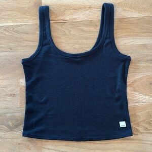 Vuori Halo Essential Tank